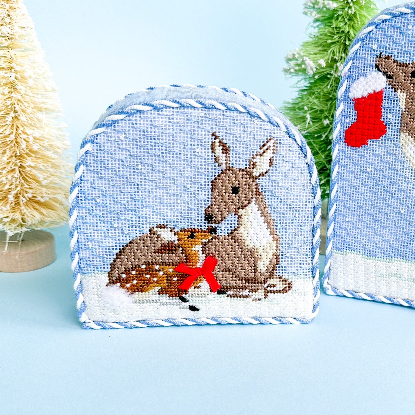Christmas Forest Needlepoint Collection: Mama and Baby Deer
