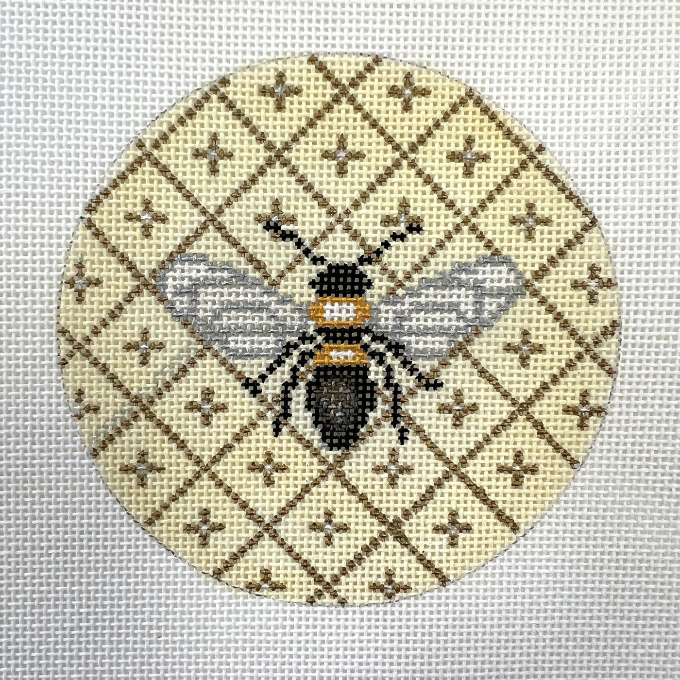 Bee Lattice Round