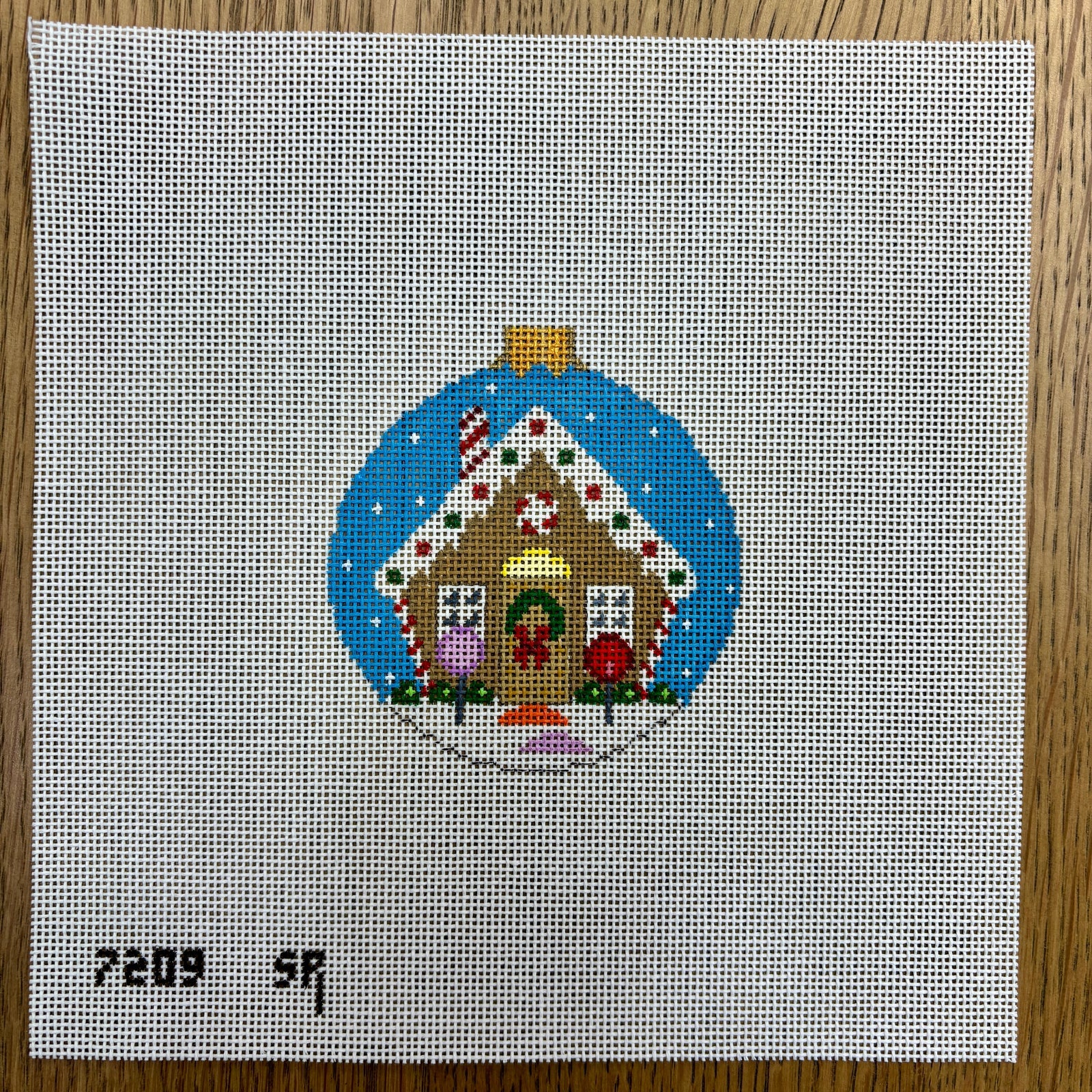 Gingerbread House Round